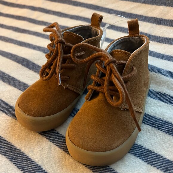 BABY GAP Boy's Toddler Size 5 Tan Suede Chukka Boots - Picture 3 of 13